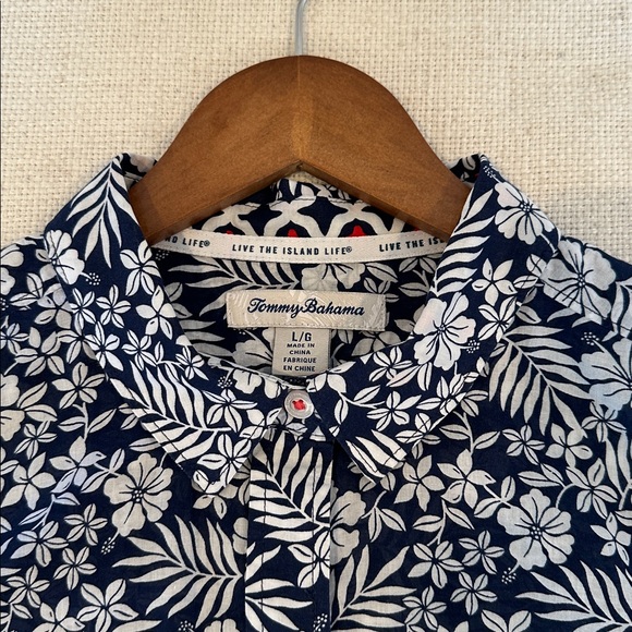 Tommy Bahama long sleeved cotton blouse - Picture 3 of 5